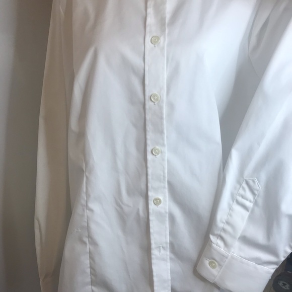 White tailored blouse with button cuff. - Picture 3 of 9